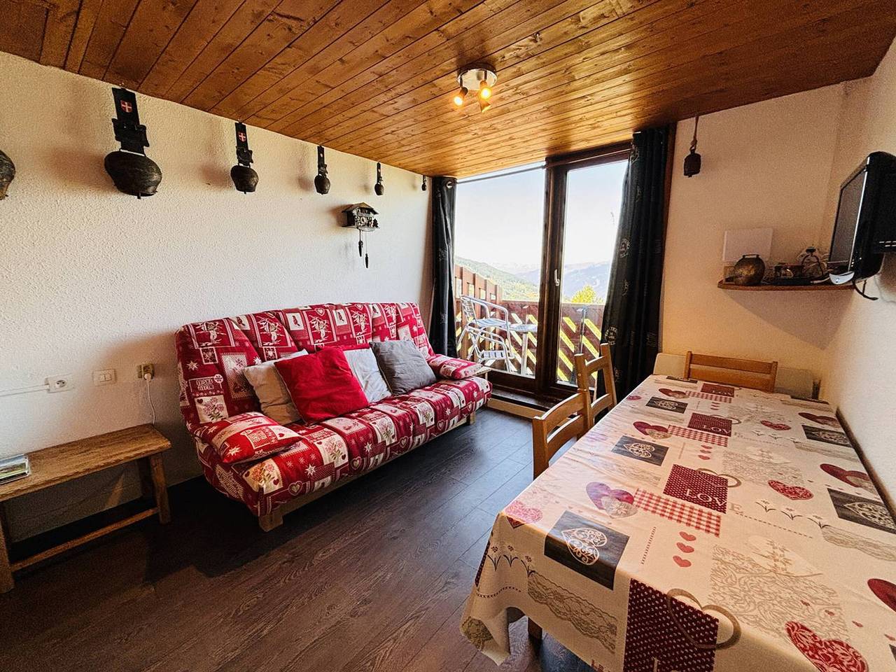 Appartement entier, Triplex 6 pers, proche pistes, balcon, animaux admis in Landry, Massif de la Vanoise