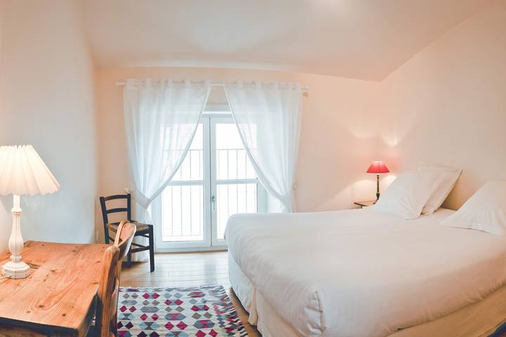 Gîte pour 6 personnes, avec piscine, adapté aux familles à Divajeu - 4