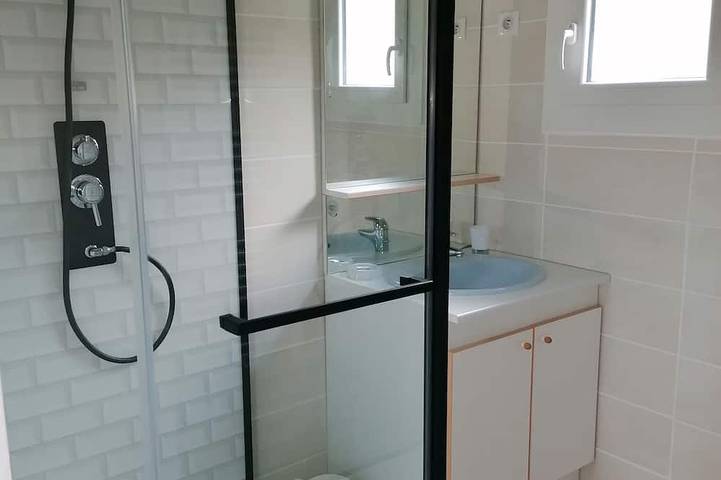 Gîte pour 4 personnes, avec terrasse et jardin à Châteauneuf-les-Bains - 4