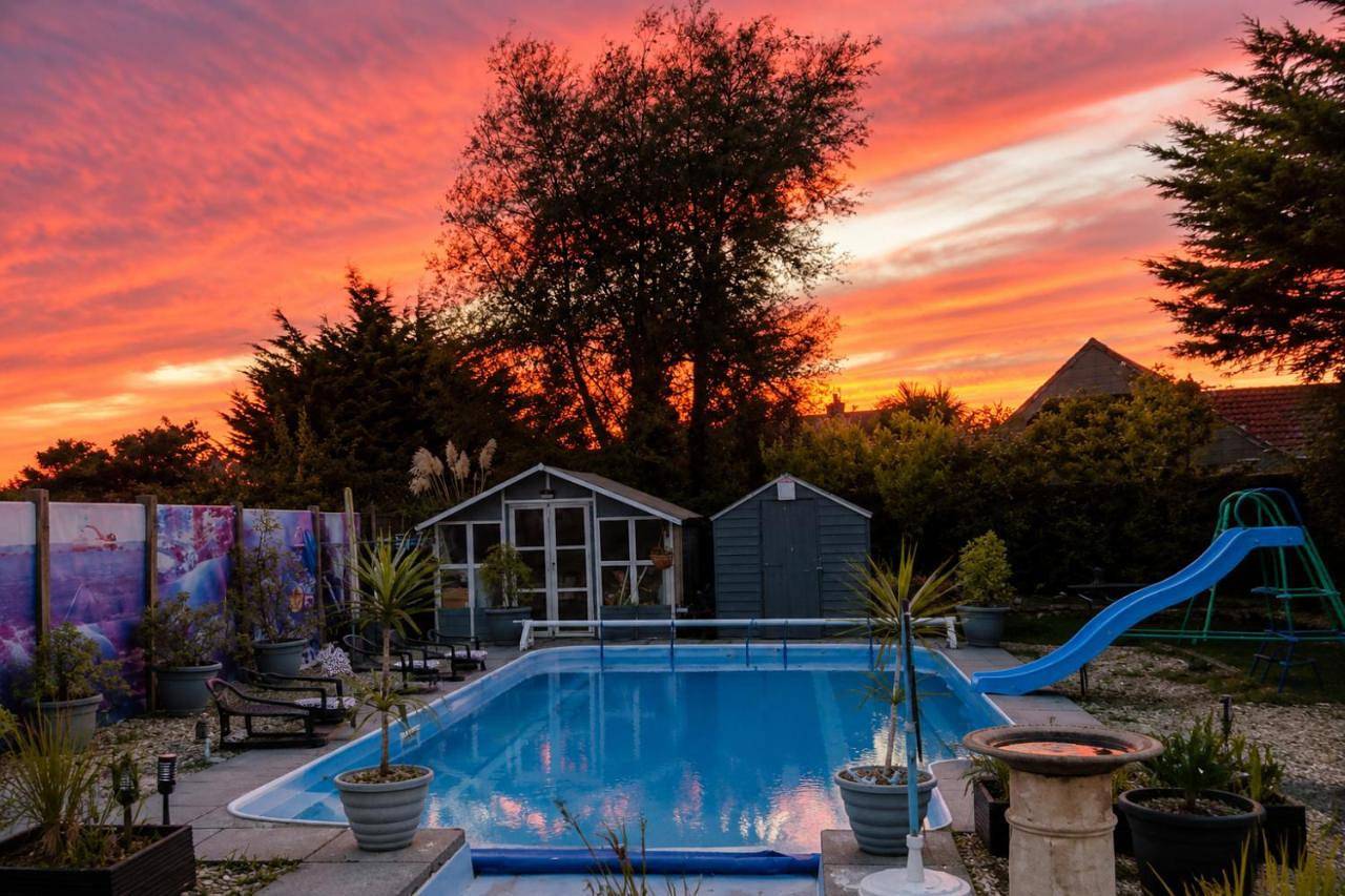 Sherpai Lodge with heated outdoor pool in Herne Bay, Kent