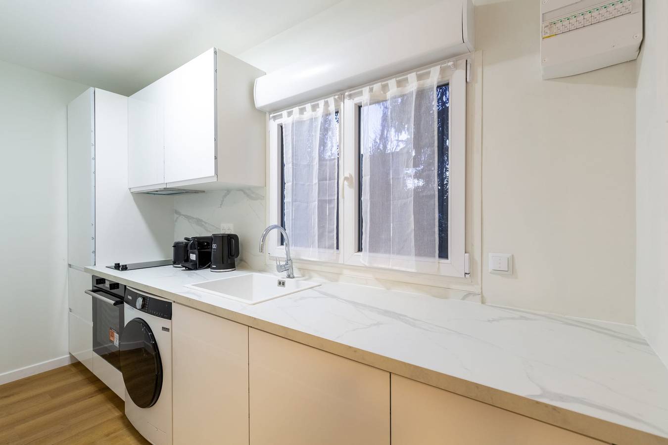 Appartement entier, Proche Mérignac & Aéroport, Chic & Calme in Pessac, Région de Bordeaux