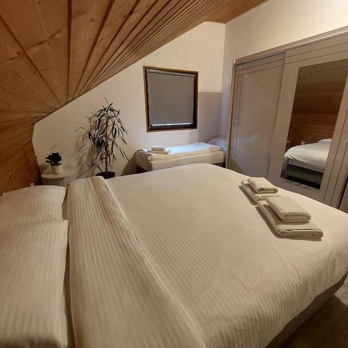 Ferienwohnung für 8 Personen, mit Balkon und Garten sowie Ausblick