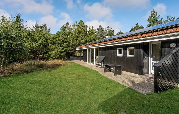 Ferienhaus für 8 Personen, mit Terrasse und Garten sowie Whirlpool und Sauna in Thorup Strand - 2