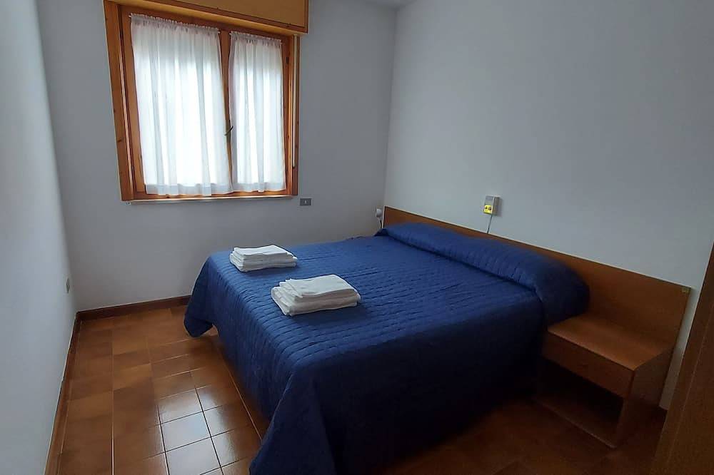 Apartamento entero, Apartment \"The Tower\" 2 rooms, 1 min walk to the beach! in Bosa Marina, Planargia