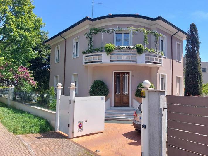 Casa vacanza per 2 persone, con Idromassaggio e Terrazza nonché Giardino e Panorama a Santarcangelo di Romagna