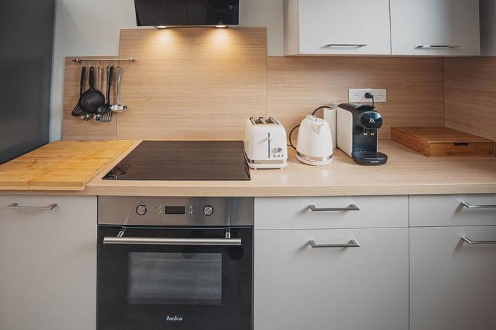 Location de vacances pour 7 personnes, avec terrasse à Saint-Georges-de-Luzençon - 2