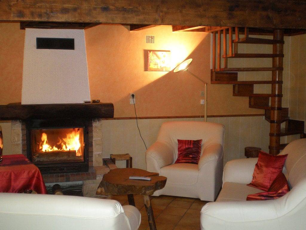 Chambres d'hôtes "La Ferme" - Chambre Bleue Beige in Cohade (Haute-Loire), Parc Naturel Régional Livradois-Forez