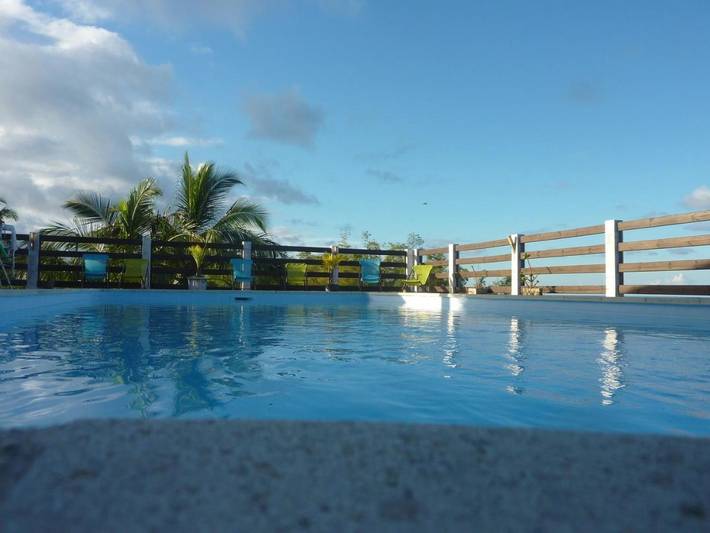 Chambre d’hôte pour 3 personnes, avec vue ainsi que piscine et jardin