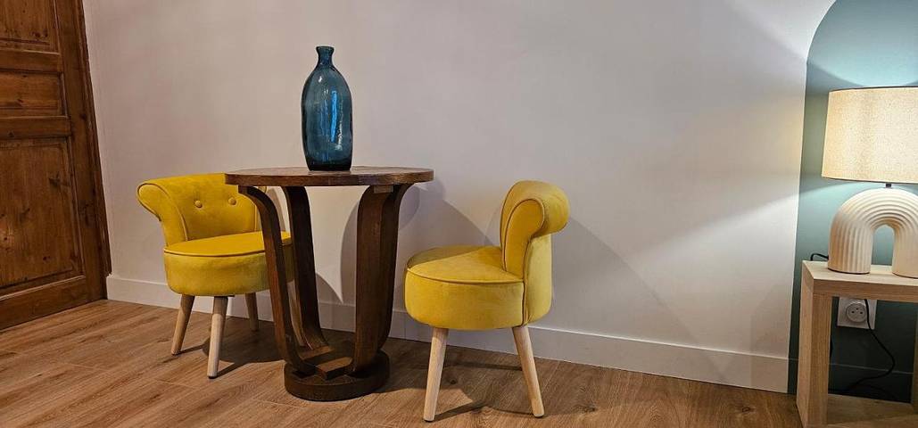 Location de vacances pour 2 personnes, avec jardin ainsi que vue et piscine à Antignac - 4