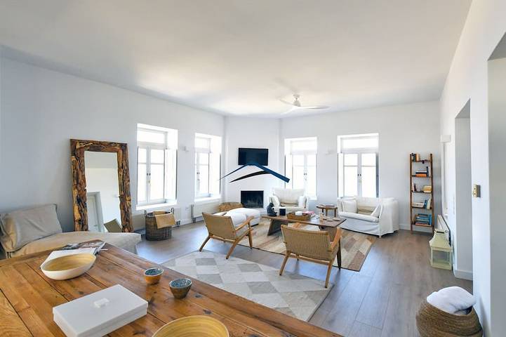 Villa pour 9 personnes, avec jardin ainsi que jacuzzi et terrasse dans Kea