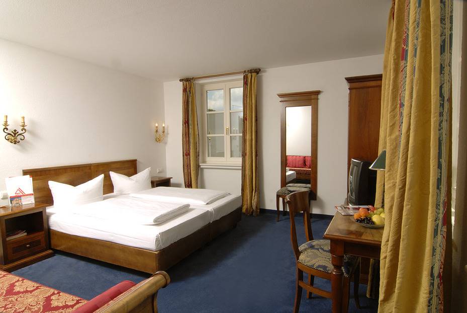 Hotel Königin Olga - Einzelzimmer in Ellwangen, Schwäbische Ostalb