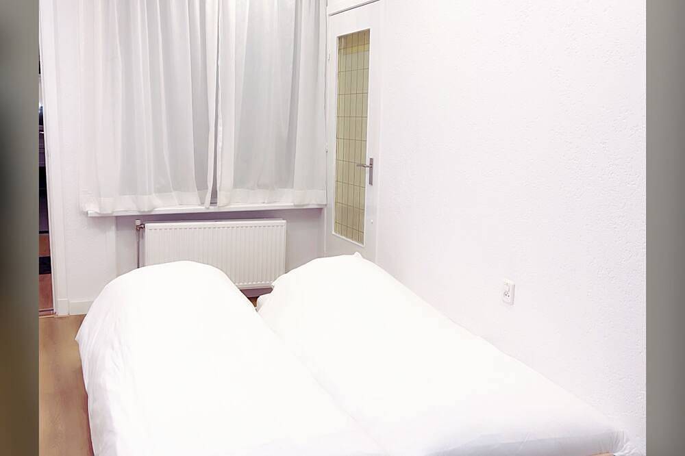 Appartamento intero, Domcity Apt Near Amsterdam. Bikes Included! One mile to City Center! in Utrecht, Bestuur Regio Utrecht