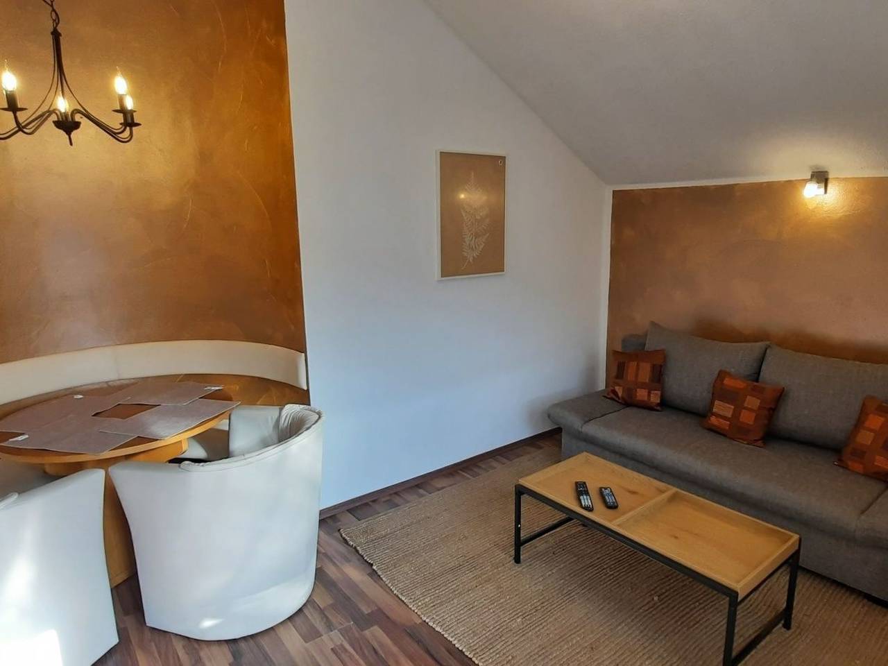 Ganze Wohnung, Appartement in Berghäuser mit Sonnigem Balkon in Grafenwiesen, Ostbayern