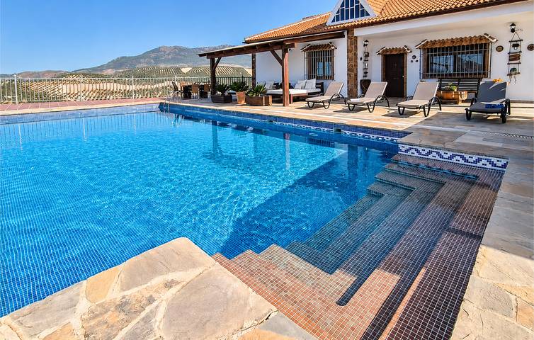 120m² Apartment with AC, Terrace, Pool & Grill in Iznájar, Sierras Subbéticas