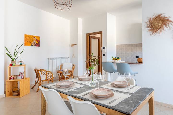 Entire apartment, Apartment 'Casa Vacanza La Civetta' with Private Terrace, Balcony and Air Conditioning in Castri di Lecce, Lecce Province