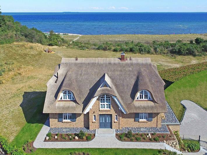 Strandhaus für 6 Personen, mit Terrasse und Ausblick sowie Garten und Sauna in Lobbe