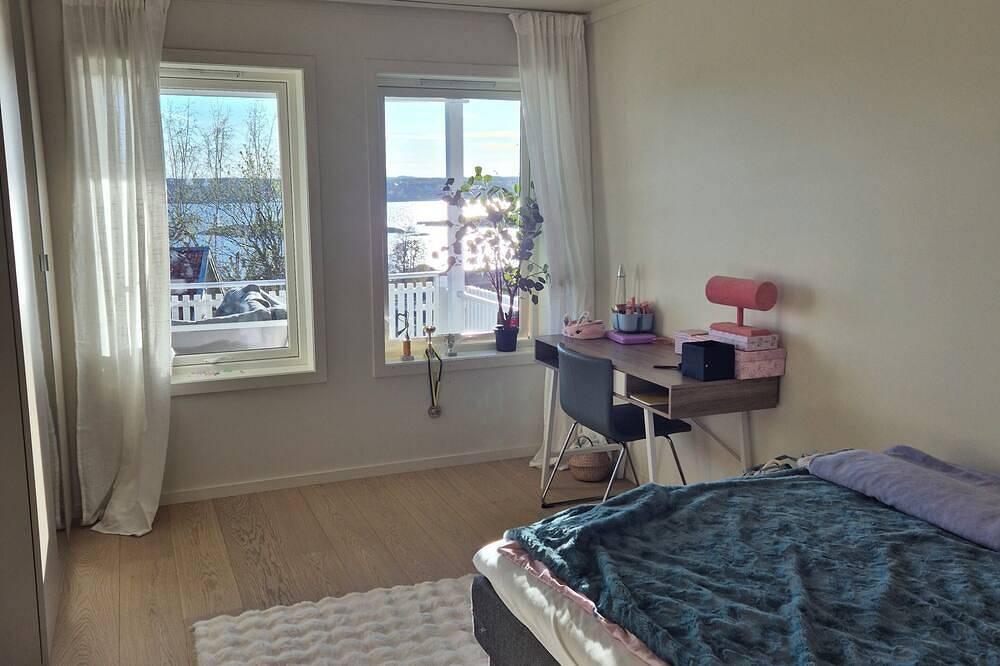 Modern villa with 180° Panoramic Sea View, Sunny Terraces, 4Br/Pizza/Ev/Fiber in Sandefjord