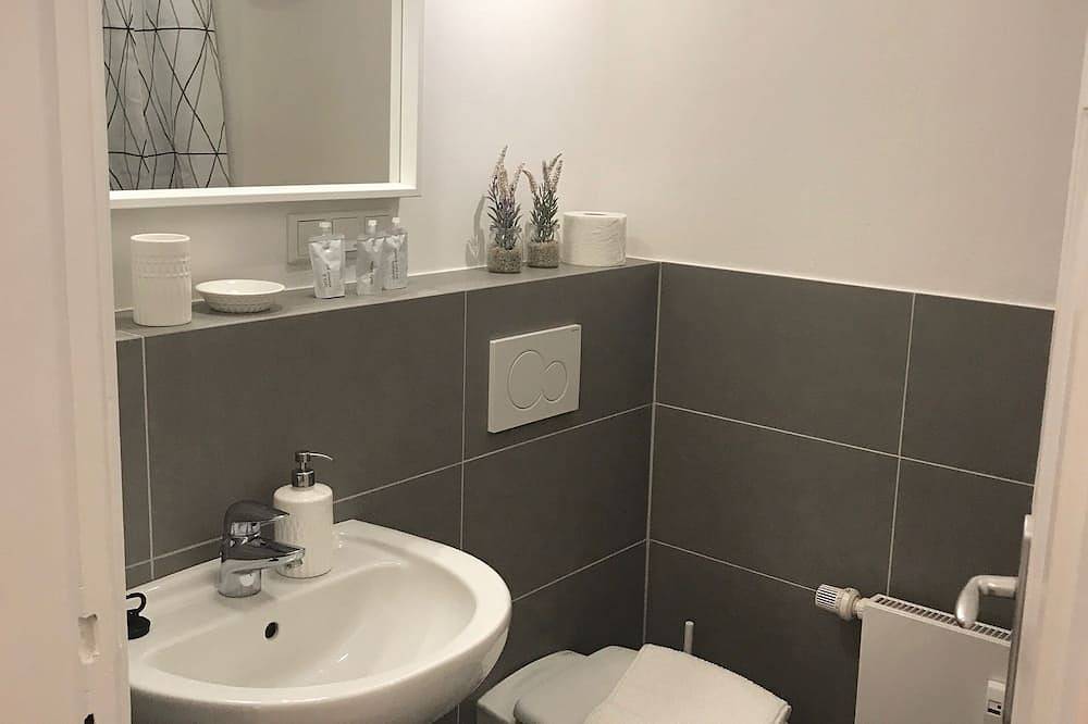 Ganze Wohnung, Altbauwohnung bis 4 Personen im Schanzenviertel - Erdgeschoss in Altona Hamburg, Hamburg