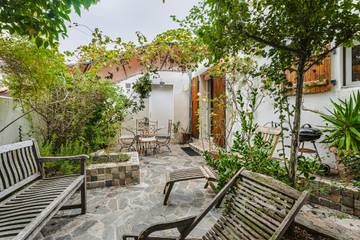 Vacation Rental for 6 Guests in La Rochelle, La Rochelle region, Picture 1