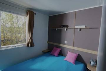 Camping pour 6 Personnes dans Chazelles-sur-Lyon, Montbrison, Photo 1