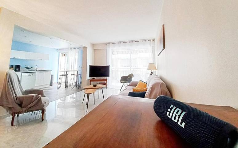 Gîte pour 5 personnes, avec balcon et vue dans Plage Beau Rivage Saint Raphael - 2