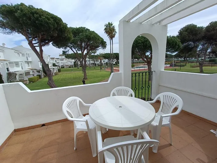 Apartamento de vacaciones para 4 personas, con jardín y piscina - 1