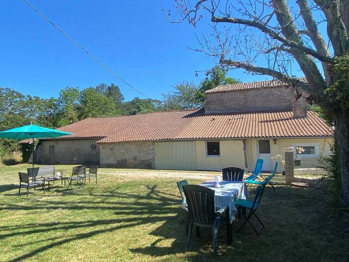 Gîte pour 4 personnes, avec jardin et vue, animaux acceptés à Sigoulès