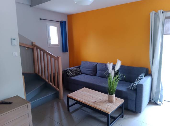 Gîte pour 8 personnes, avec terrasse et jardin dans l' Ain - 4
