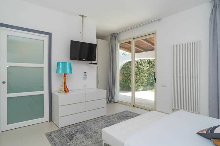Villa indipendente con A/C, vasca idromassaggio, piscina privata, TV, patio, animali ammessi in Baia Santa Reparata, Santa Teresa Gallura