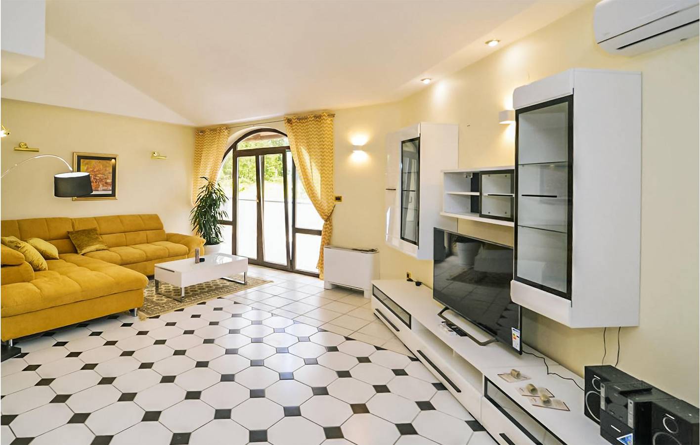 Geräumige 1-Zimmer-Wohnung mit Terrasse und Parkplatz in Ružići (Matulji), Općina Matulji