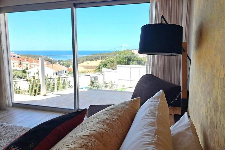 Nira Beach House Eleganc & Charm exclusive pool and sea view in Praia de São Julião, Carvoeira