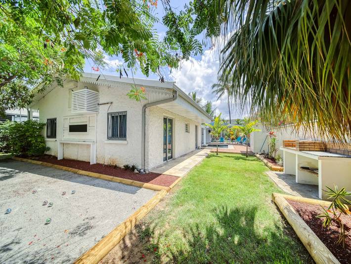 Chalet für 12 Personen, mit Pool und Terrasse sowie Garten in Saint-Paul