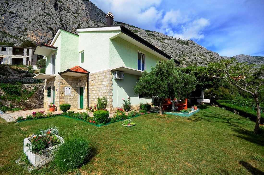 Casa vacacional en una zona tranquila y vista panorámica  in Tucepi, Rivera de Makarska