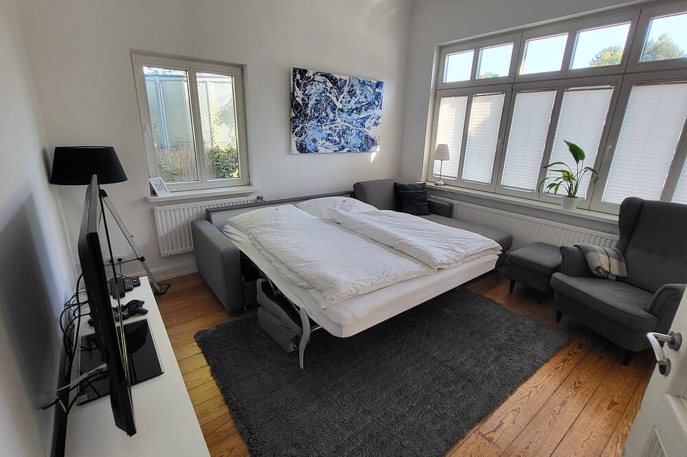 Ganze Wohnung, Ferienwohnung mit Anschluss an Stadien / Innenstadt - Ferienwohnung mit in Pinneberg, Unterelbe