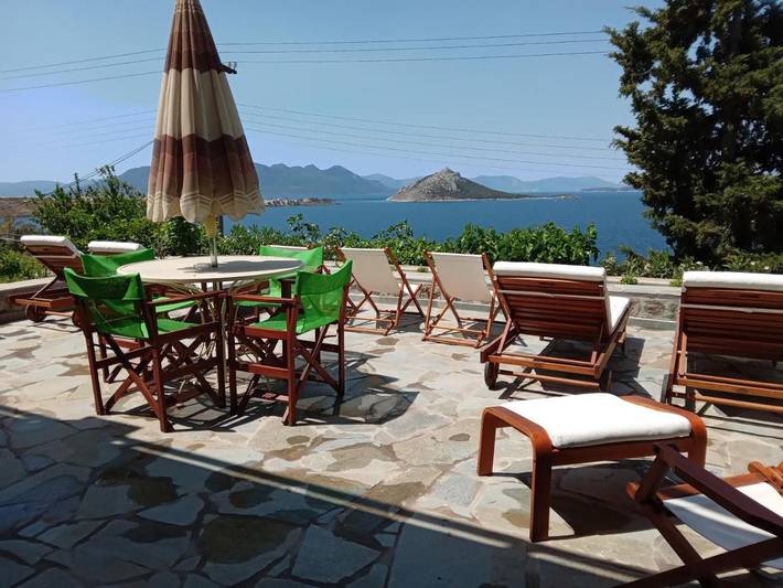 Location de vacances pour 9 personnes, avec jardin et vue, adapté aux familles dans Perdika