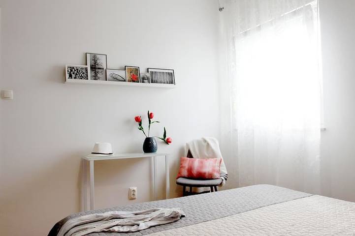 Apartamento entero, Apartamento Serena, con vista al mar, cerca de la playa de guijarros. in Podstrana, Condado de Split-Dalmacia