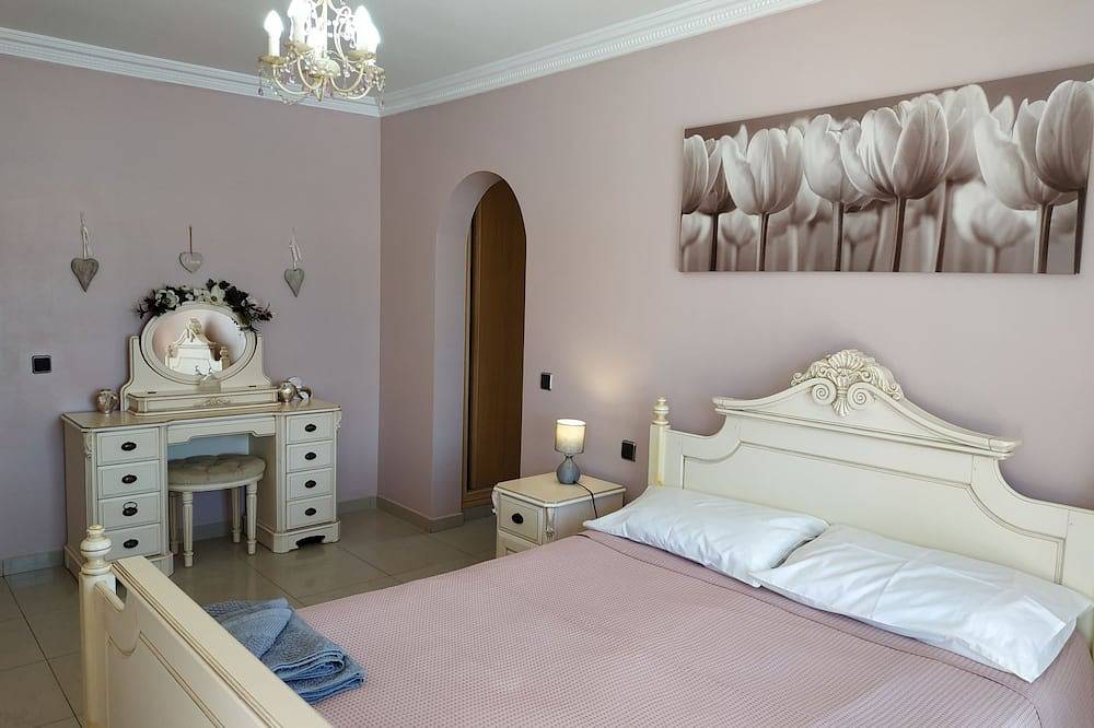 Villa Casa Del Sol 3 Bedrooms With Private Solar Covered Pool 12m x 6m Wifi in Triquivijate, Antigua