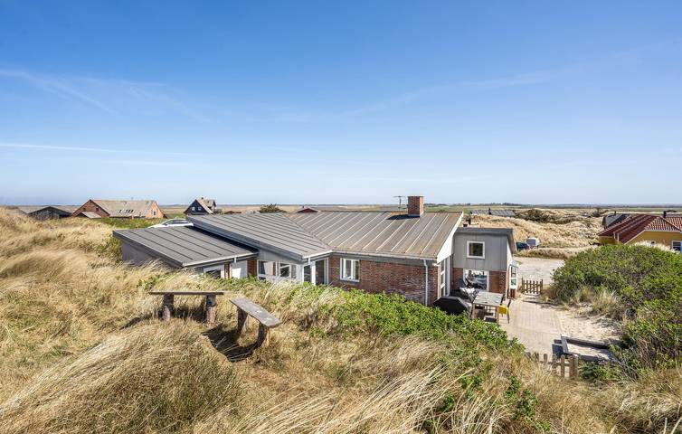 Ferienhaus für 10 Personen, mit Terrasse und Whirlpool sowie Garten und Pool in Holmsland Klit