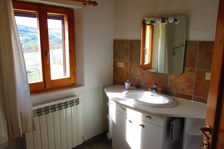 Appartamento intero, Casa dei sogni d'Oro - Appart. Palazzo con piscina 12x6 m - vista panoramica in Arcevia, Provincia di Ancona