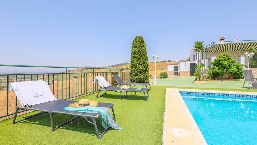 Chalet para 5 personas, con piscina y balcón/terraza en Sierra Norte de Sevilla - 2