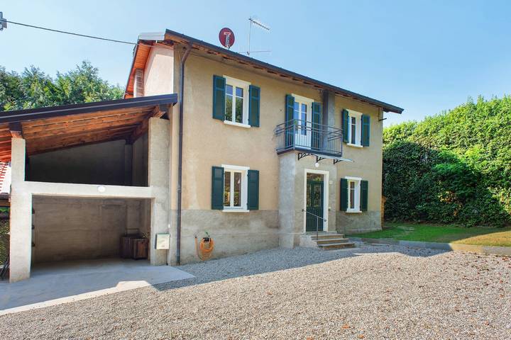 Ferienhaus für 6 Personen, mit Balkon und Garten
