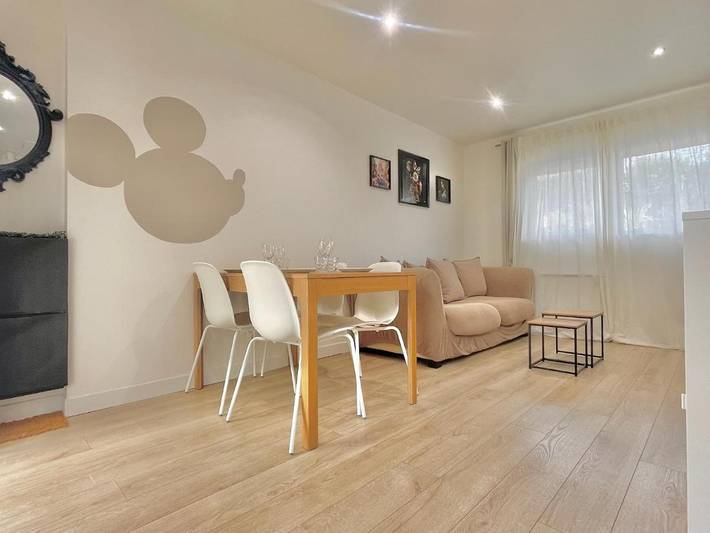 Location de vacances pour 6 personnes, avec jacuzzi et terrasse à Chalifert