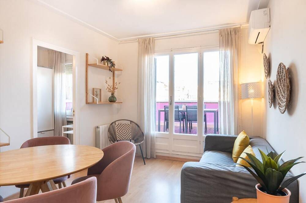Appartamento vacanze a Barcelonès a partire da 299€ a notte