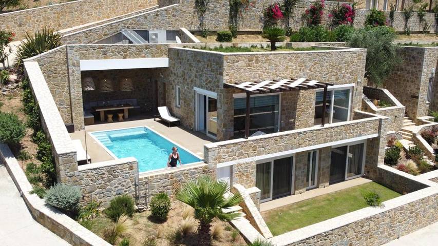 Ferienhaus für 4 Personen, mit Terrasse und Garten sowie Pool und Ausblick