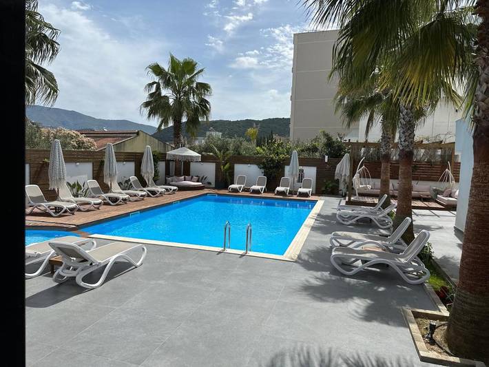 Hôtel pour 4 personnes, avec jardin ainsi que piscine et terrasse