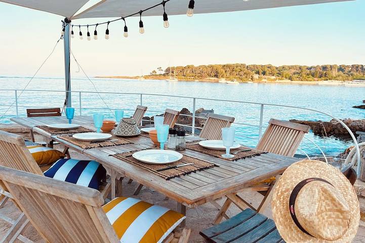Villa for 8 personer, med have i Antibes