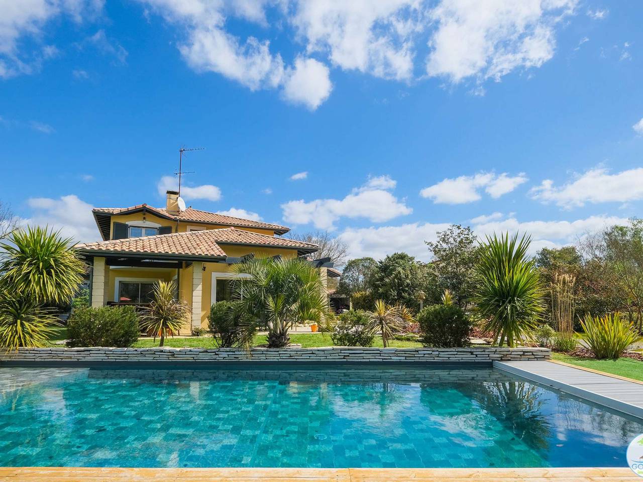 Villa de 5 estrellas: Piscina climatizada, 24 pers., cerca del lago Parentis-en-Born in Parentis-en-Born, Côte d’Argent