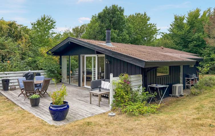 Ferienhaus für 6 Personen, mit Terrasse und Garten in Listed