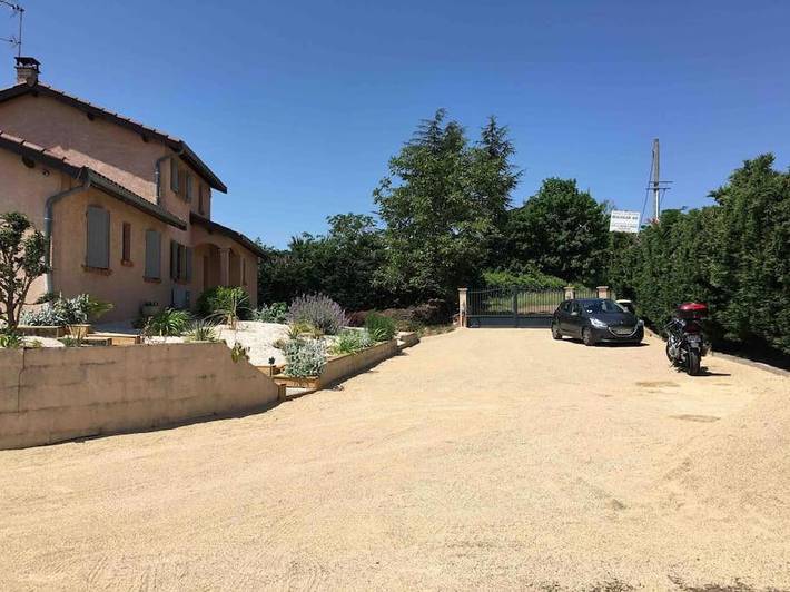 Gîte pour 5 personnes, avec vue ainsi que terrasse et jardin à Saint-Germain-Nuelles - 3