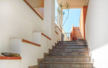 Location de vacances pour 8 personnes, avec jardin à Marzamemi